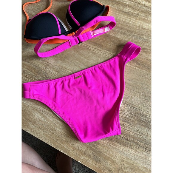 Victoria’s Secret the hottie halter and the double banded hipster bikini set - Picture 4 of 8
